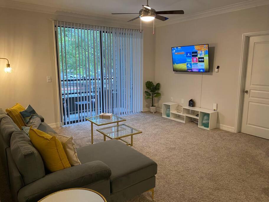 Your Warm Spacious Unit With Pool - Medical Center Houston Eksteriør bilde